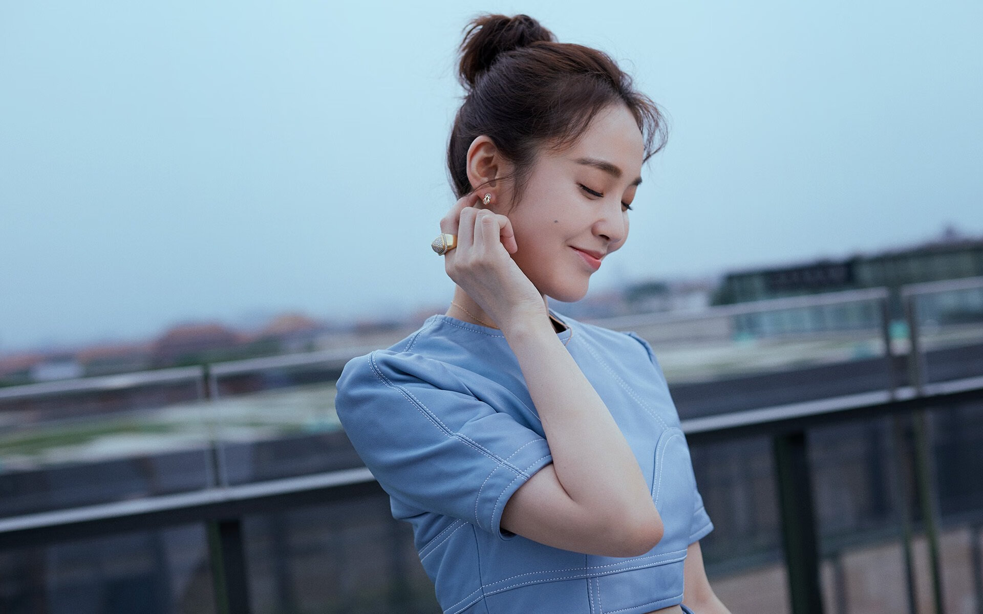 体育登录-燎原的火焰与沉默的磐石—足球世界里的两极美学