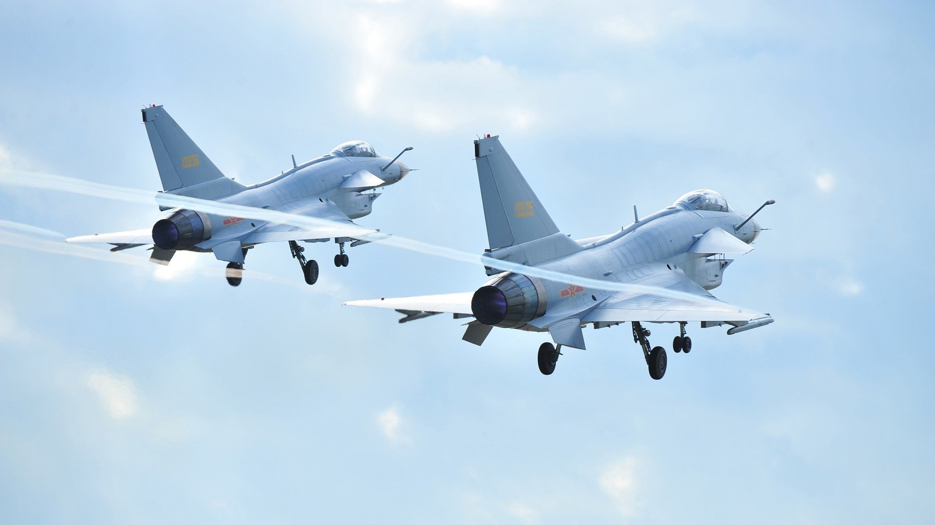 跨界篮球盛宴，深圳队闪电击溃勇士，布克欧冠淘汰赛独揽狂澜